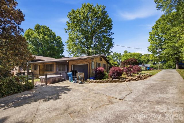 3634 Brookwood Drive, Maiden, NC 28650