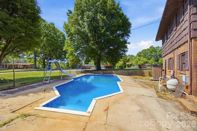3634 Brookwood Drive, Maiden, NC 28650