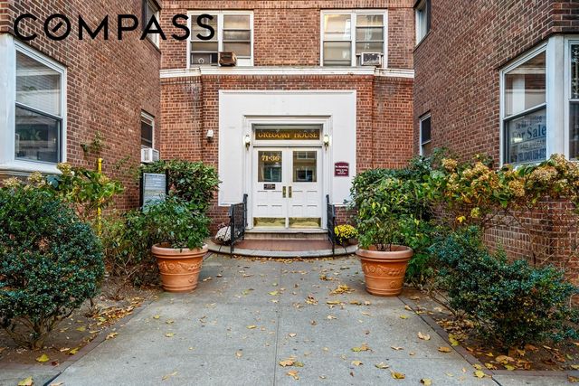 7136 110th St Apt 4C, New York City, NY 11375