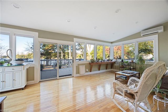 8817 Commodore DR, Norfolk, VA 23503