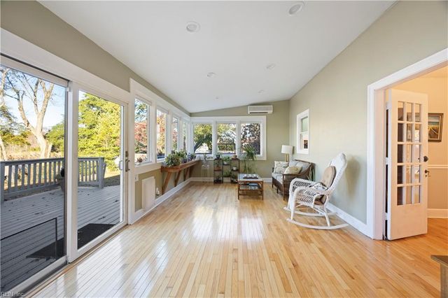 8817 Commodore DR, Norfolk, VA 23503