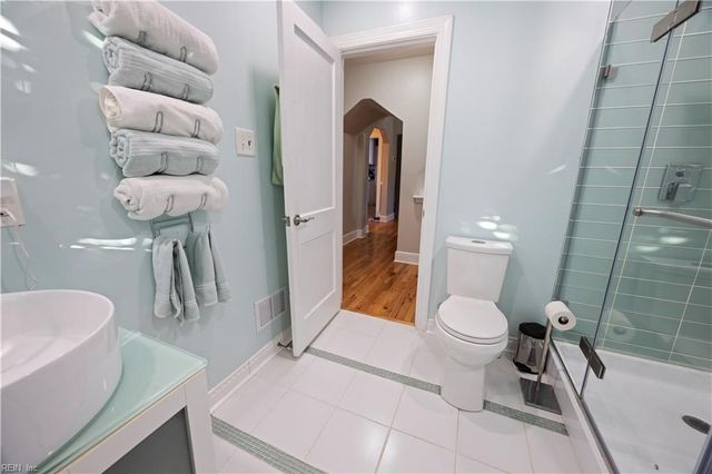 8817 Commodore DR, Norfolk, VA 23503