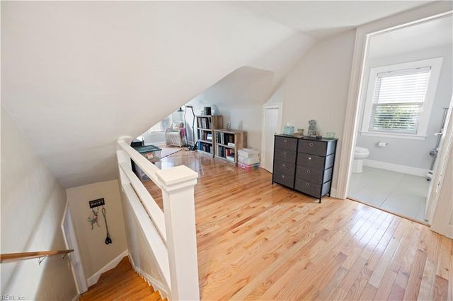 8817 Commodore DR, Norfolk, VA 23503