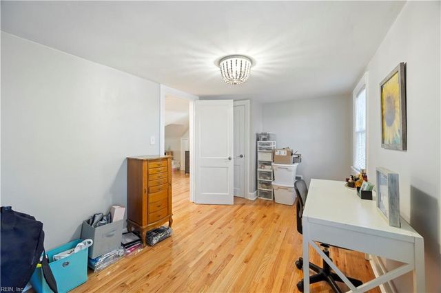 8817 Commodore DR, Norfolk, VA 23503