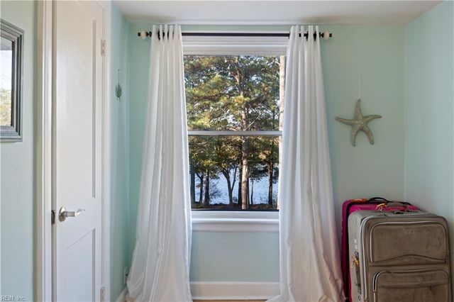 8817 Commodore DR, Norfolk, VA 23503