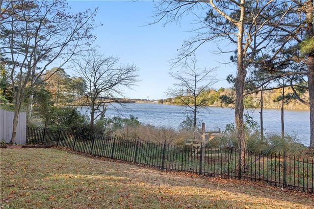 8817 Commodore DR, Norfolk, VA 23503