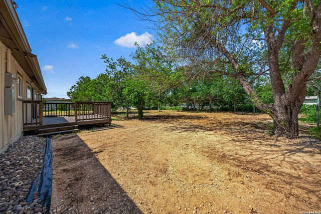 502 Waltom Ave, Jourdanton, TX 78026