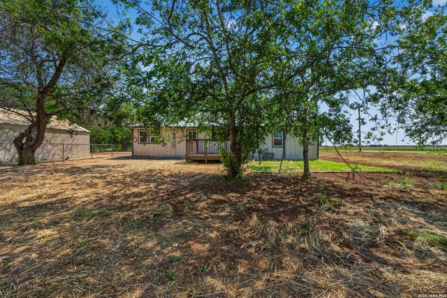 502 Waltom Ave, Jourdanton, TX 78026