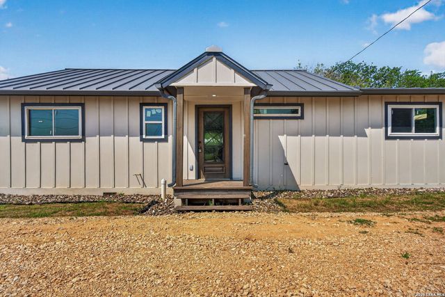 502 Waltom Ave, Jourdanton, TX 78026