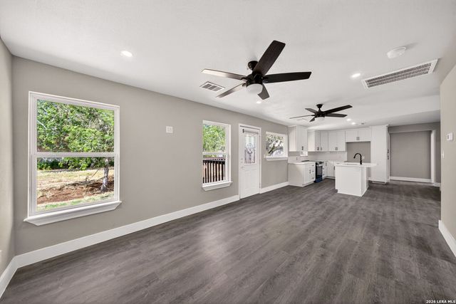 502 Waltom Ave, Jourdanton, TX 78026