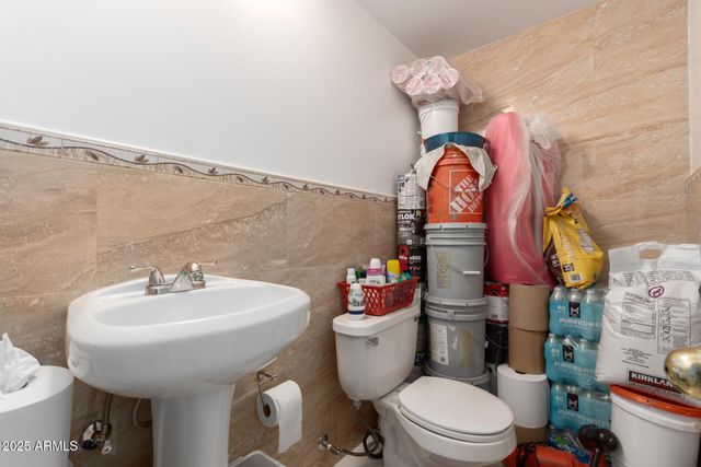 7136 W WESTVIEW Drive, Phoenix, AZ 85033