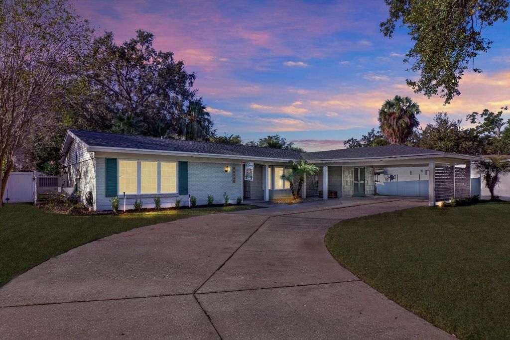 Image 1 of property listing at 10524 ORANGE GROVE DRIVE, Tampa, FL 33618