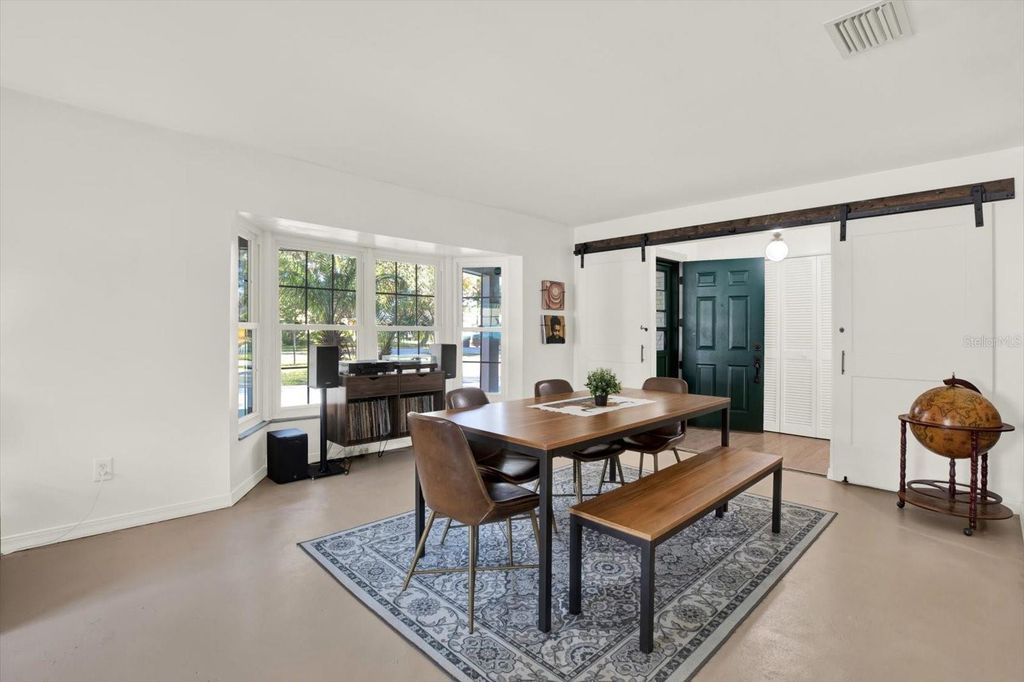 Image 16 of property listing at 10524 ORANGE GROVE DRIVE, Tampa, FL 33618