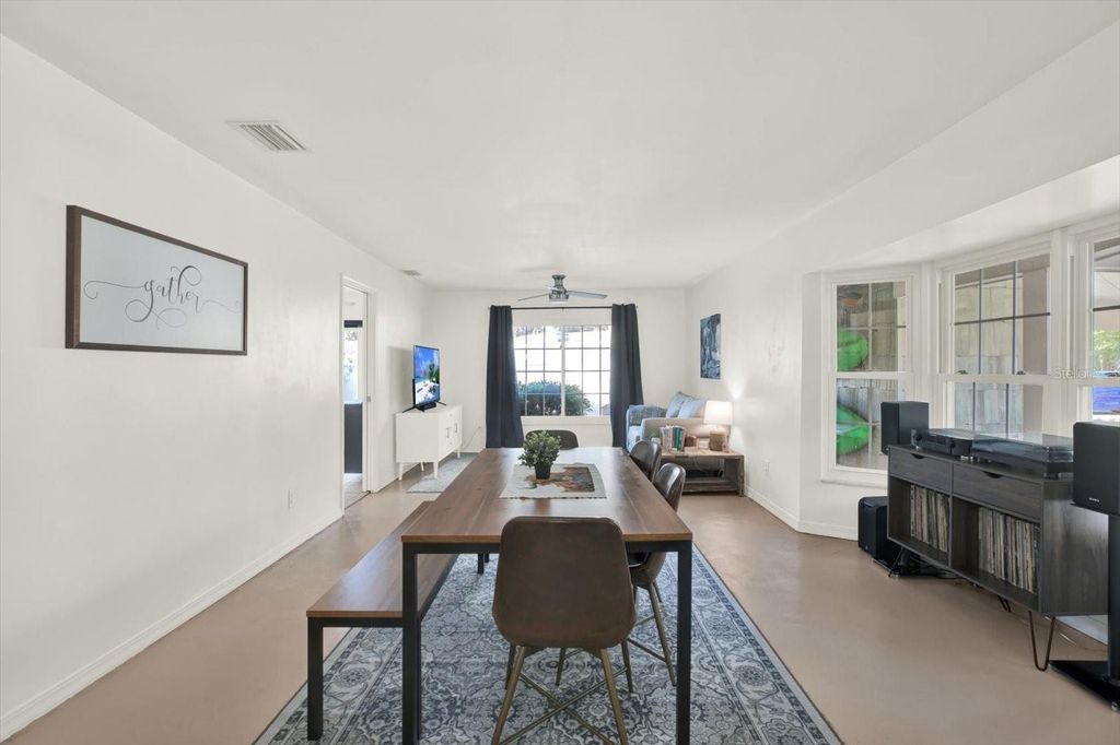 Image 17 of property listing at 10524 ORANGE GROVE DRIVE, Tampa, FL 33618