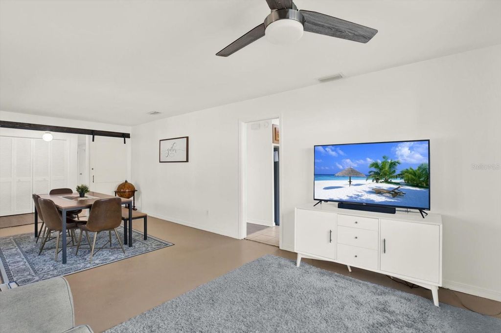 Image 20 of property listing at 10524 ORANGE GROVE DRIVE, Tampa, FL 33618