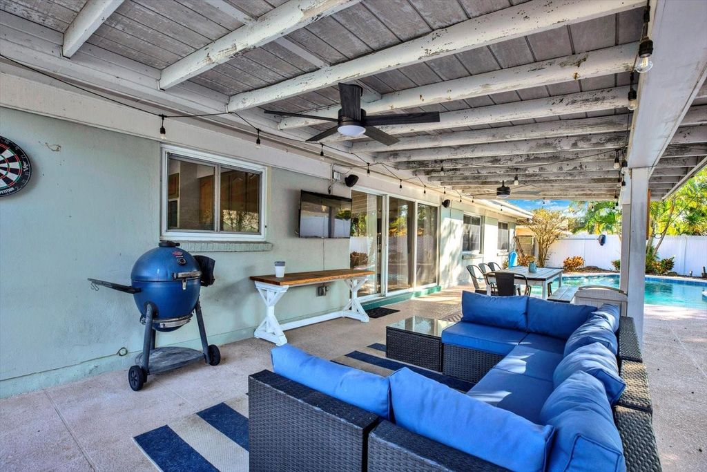 Image 27 of property listing at 10524 ORANGE GROVE DRIVE, Tampa, FL 33618