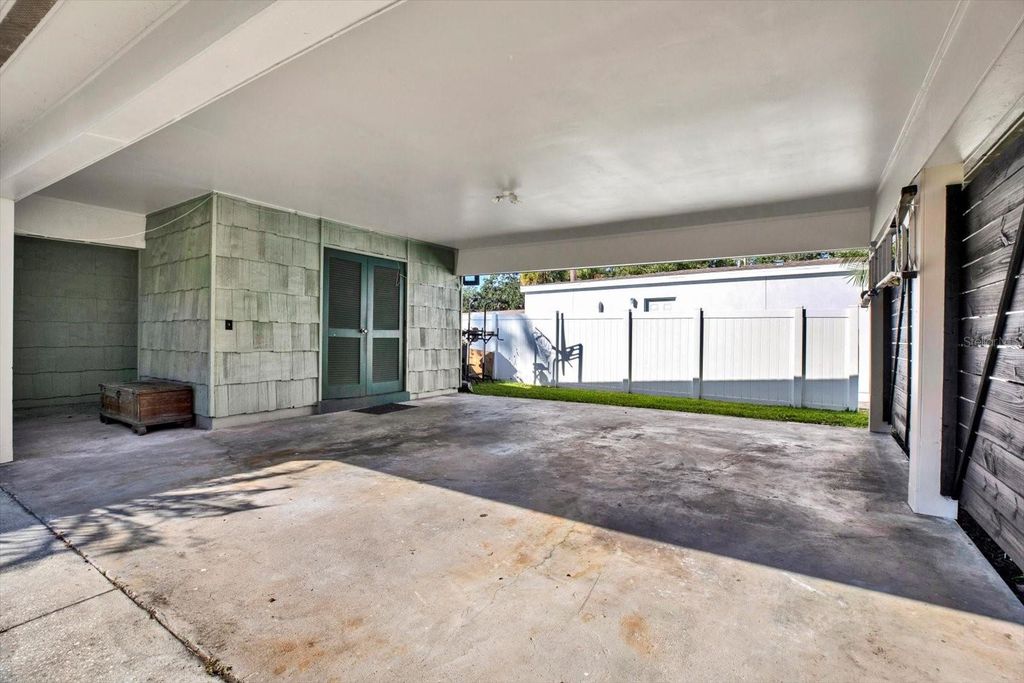 Image 46 of property listing at 10524 ORANGE GROVE DRIVE, Tampa, FL 33618