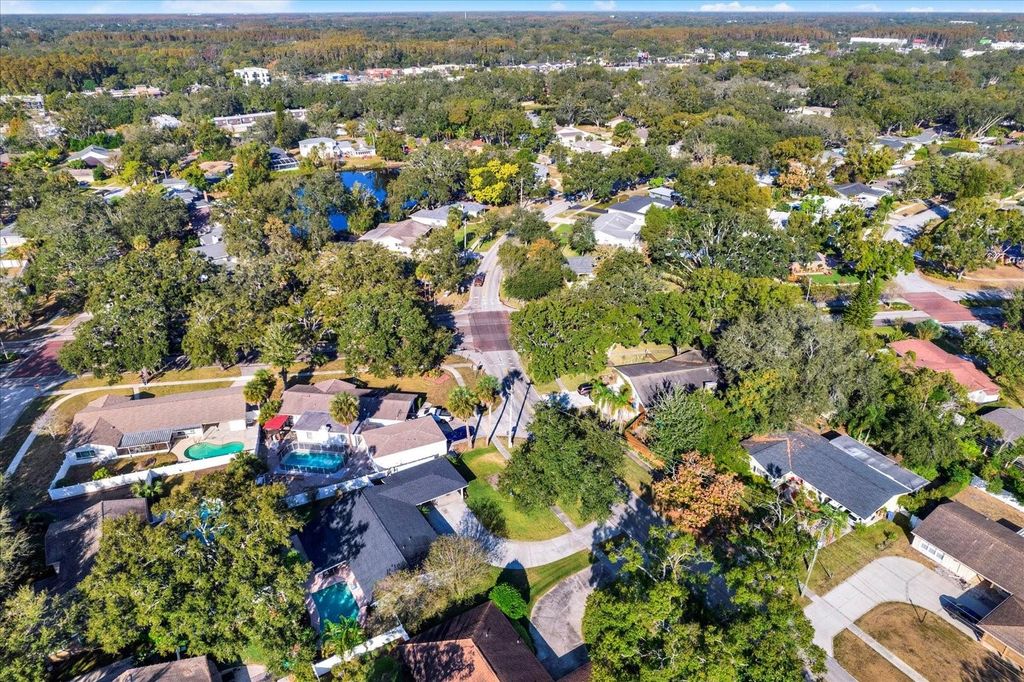 Image 49 of property listing at 10524 ORANGE GROVE DRIVE, Tampa, FL 33618