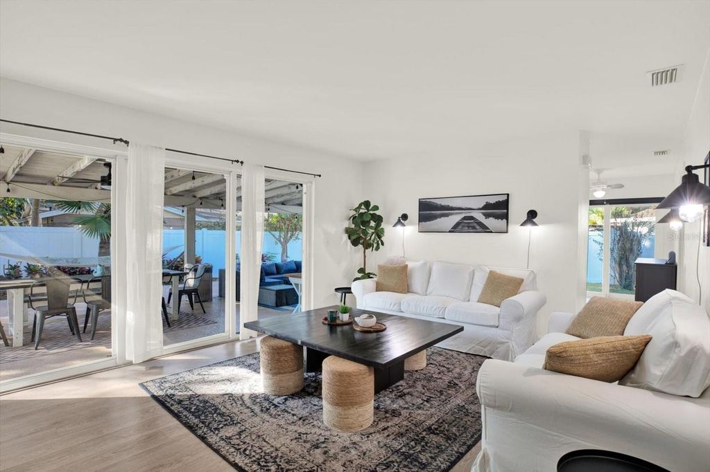 Image 6 of property listing at 10524 ORANGE GROVE DRIVE, Tampa, FL 33618