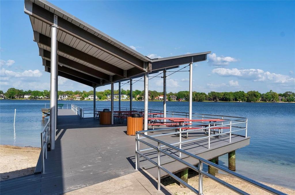 Image 60 of property listing at 10524 ORANGE GROVE DRIVE, Tampa, FL 33618