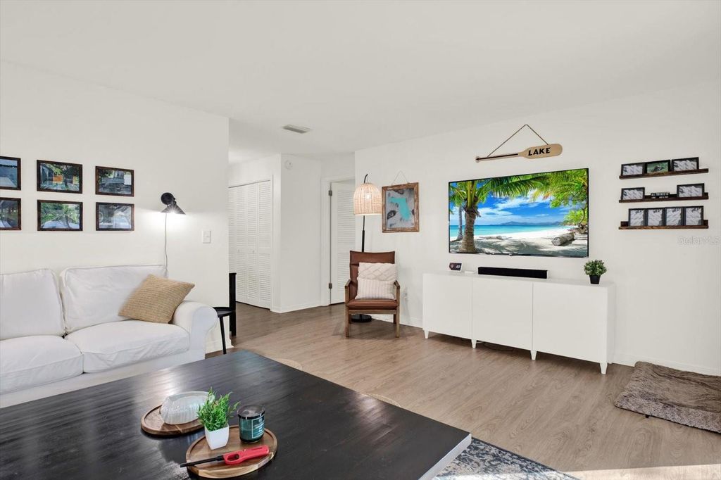 Image 9 of property listing at 10524 ORANGE GROVE DRIVE, Tampa, FL 33618