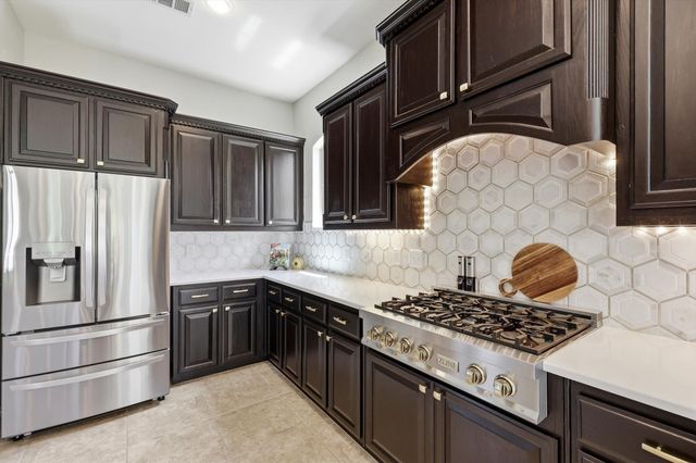 8810 Crockett Drive, Argyle, TX 76226