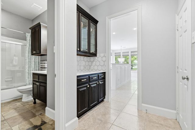8810 Crockett Drive, Argyle, TX 76226