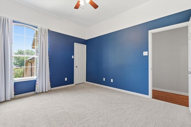 8810 Crockett Drive, Argyle, TX 76226