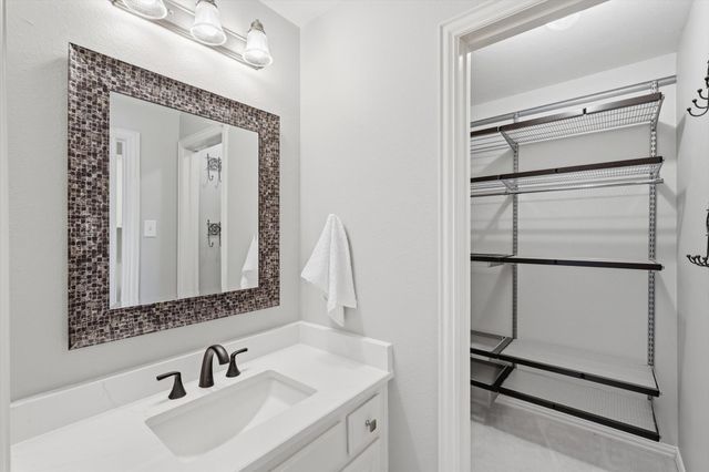 8810 Crockett Drive, Argyle, TX 76226