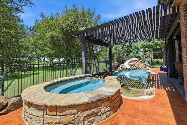 8810 Crockett Drive, Argyle, TX 76226