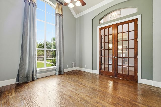 8810 Crockett Drive, Argyle, TX 76226