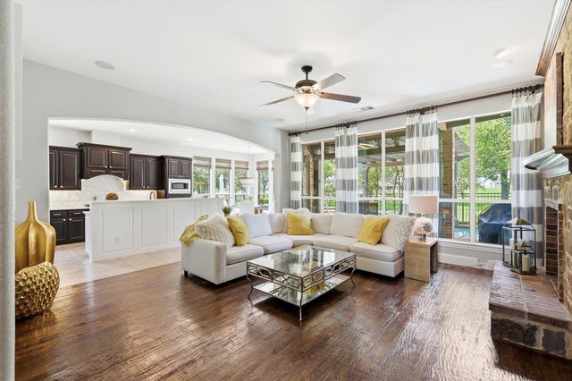 8810 Crockett Drive, Argyle, TX 76226