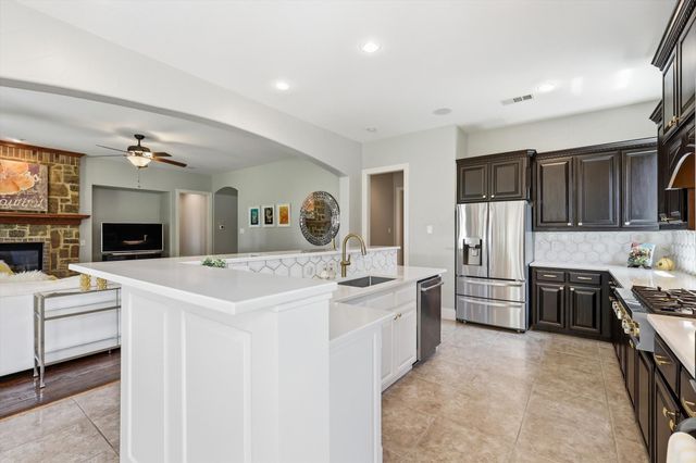 8810 Crockett Drive, Argyle, TX 76226