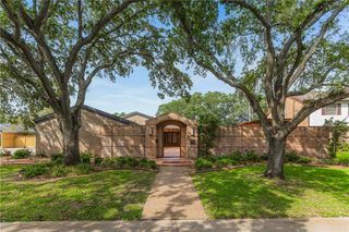 5225 Greenbriar Dr, Corpus Christi, TX 78413
