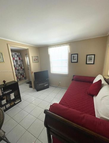 337 Ne 4th ct ct, Hallandale Beach, FL 33009