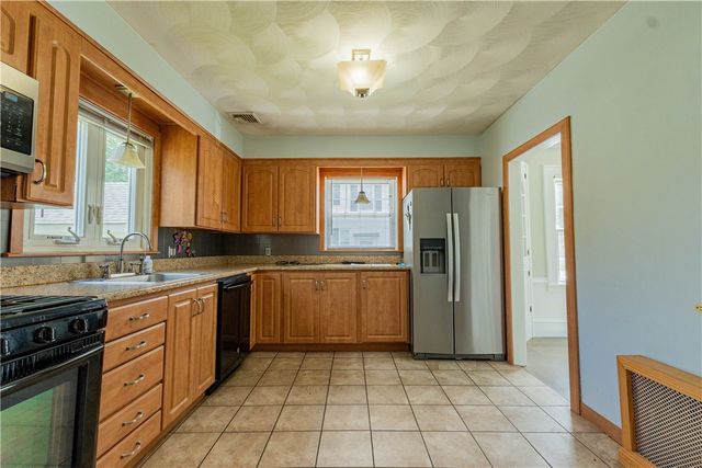 73 Western Promenade Street, Cranston, RI 02905