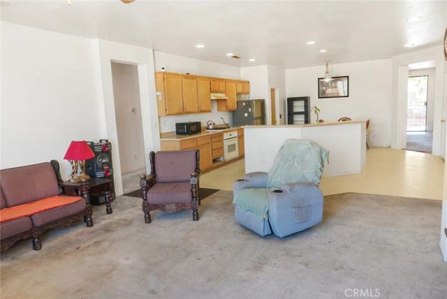 16026 Greyrock, Victorville, CA 92395