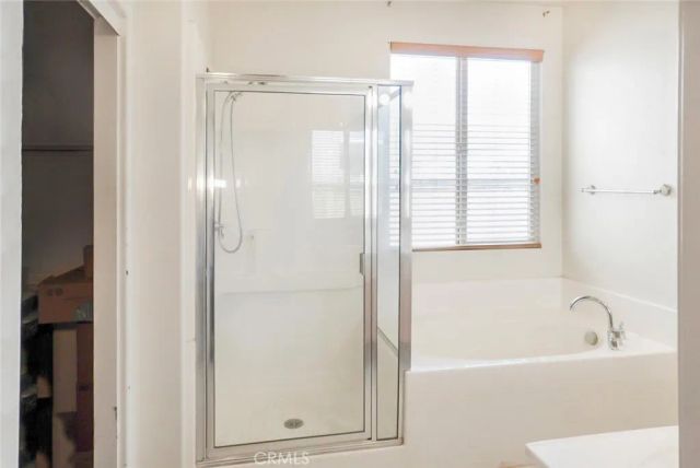 16026 Greyrock, Victorville, CA 92395