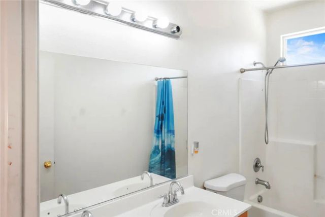 16026 Greyrock, Victorville, CA 92395
