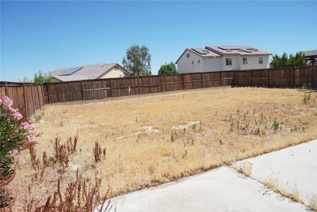 16026 Greyrock, Victorville, CA 92395