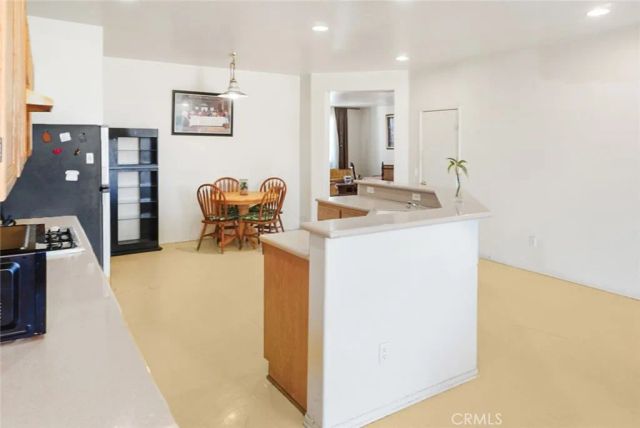 16026 Greyrock, Victorville, CA 92395