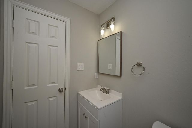 1502 Beaconshire Road, Houston, TX 77077
