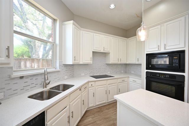 1502 Beaconshire Road, Houston, TX 77077
