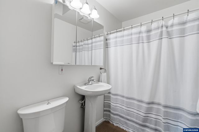 176 NE Azalea Dr, Corvallis, OR 97330
