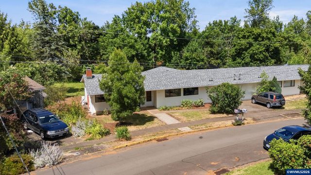 176 NE Azalea Dr, Corvallis, OR 97330