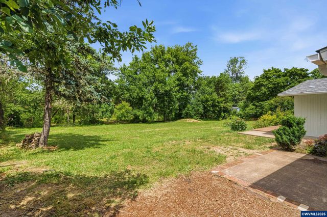 176 NE Azalea Dr, Corvallis, OR 97330