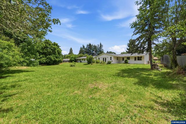 176 NE Azalea Dr, Corvallis, OR 97330