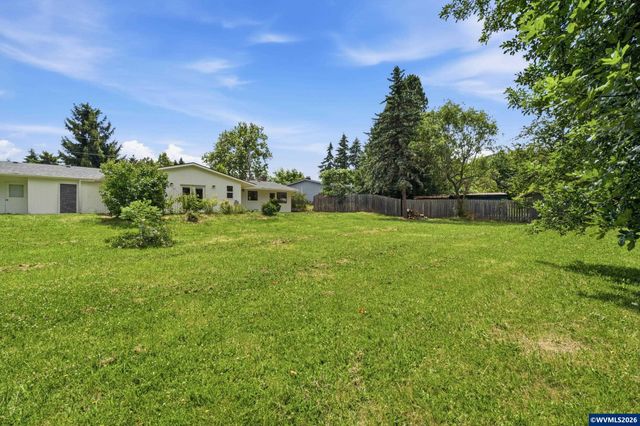 176 NE Azalea Dr, Corvallis, OR 97330