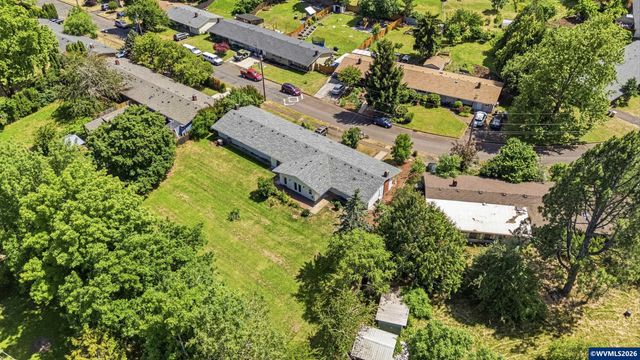 176 NE Azalea Dr, Corvallis, OR 97330