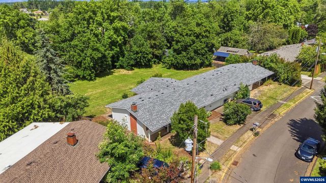 176 NE Azalea Dr, Corvallis, OR 97330